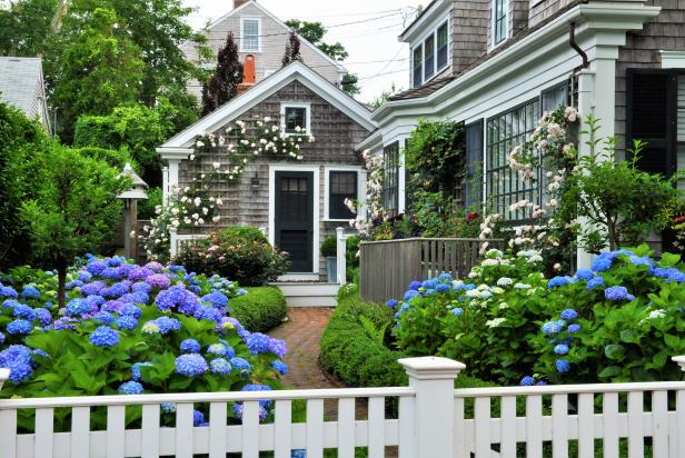 The Nantucket Landscaping Experience: Beauty Beyond Compare post thumbnail image